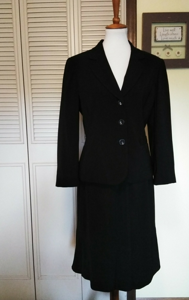 Jones New York Suit,10, black, lined suit.